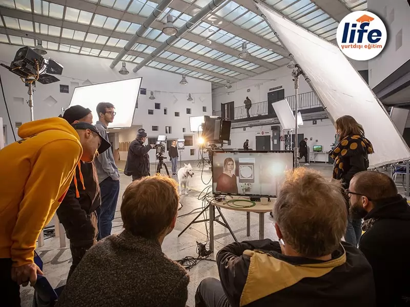 VARŞOVA FİLM ÜNİVERSİTESİ